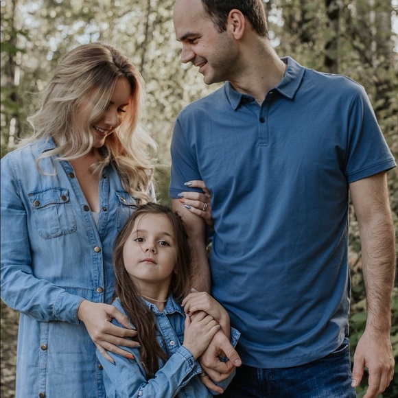 Meet your posher Demi - Picture 2 of 4